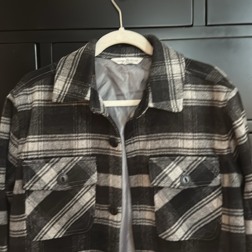 Ladies Shacket - Picture 2 of 4